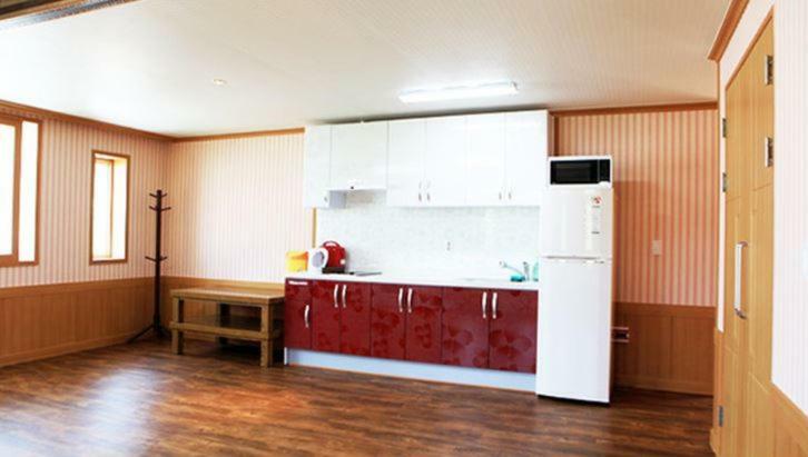 Paradise Pension Tongyeong Exterior photo